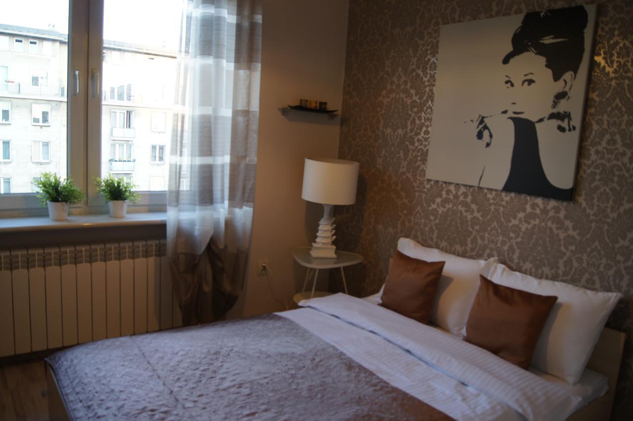Krucza By Rental Apartments Warsaw Room photo